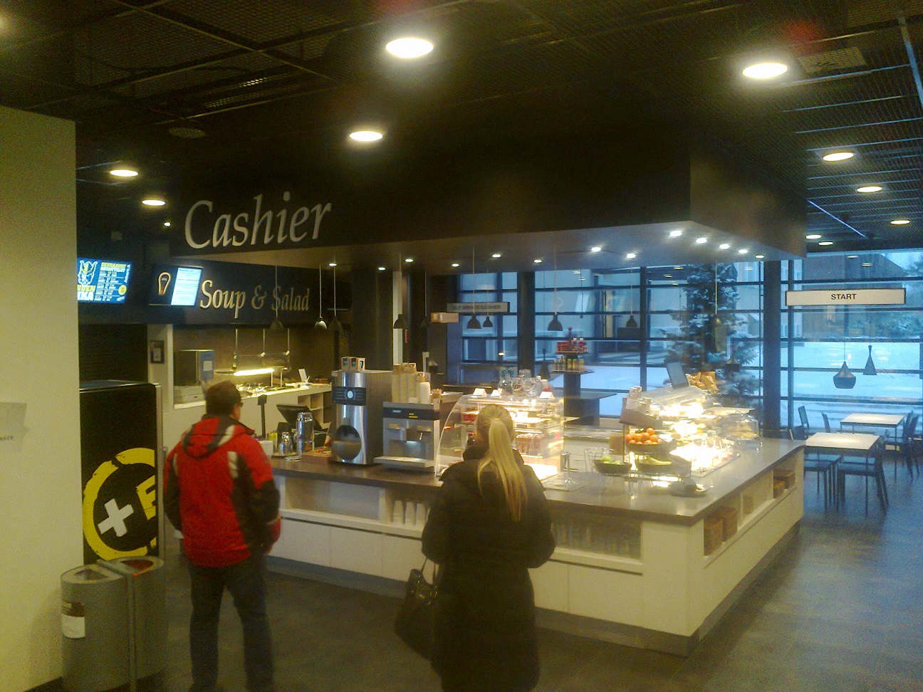 Вентиляция кафе, фотограрафия сделана автором статьи в Финляндии 2014 год